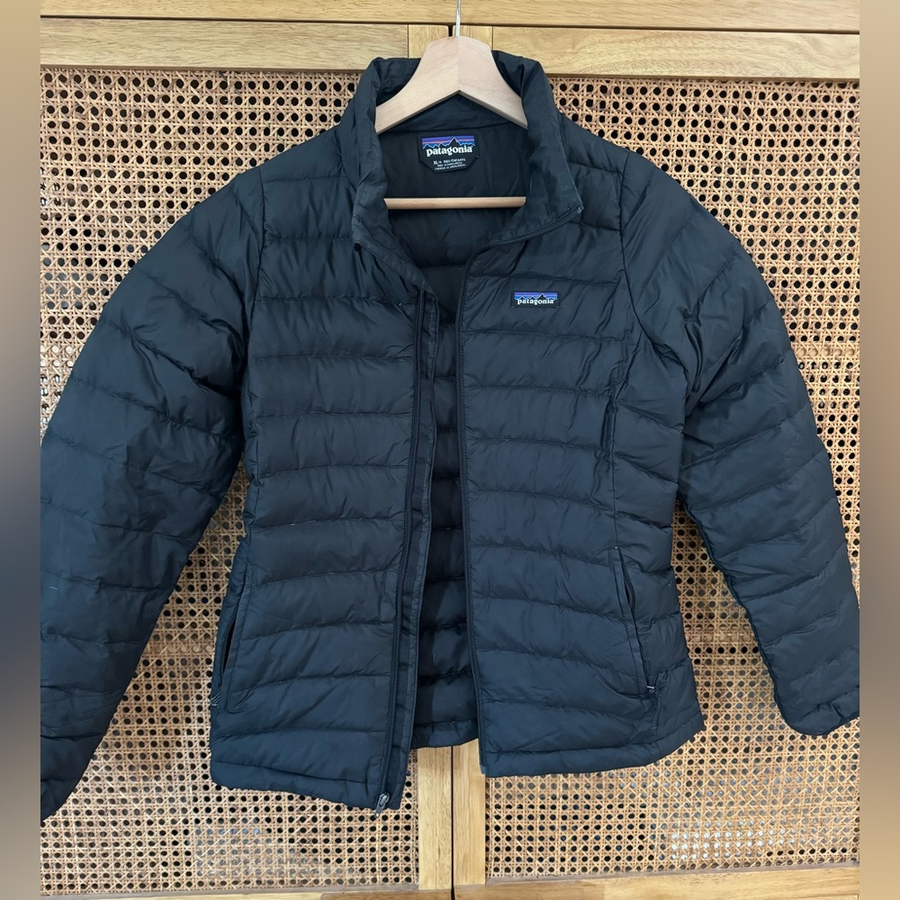 Youth Black Puff Brick Quilted Patagonia XL